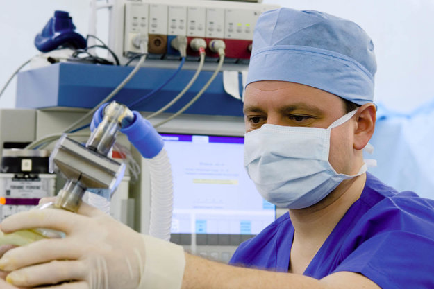 physician anesthesiolgist a physician anesthesiologist